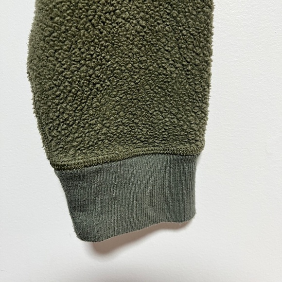 Patagonia Olive Reversible Fleece Pullover | Cozy | XL Fit | Outdoor Staple - Picture 6 of 9